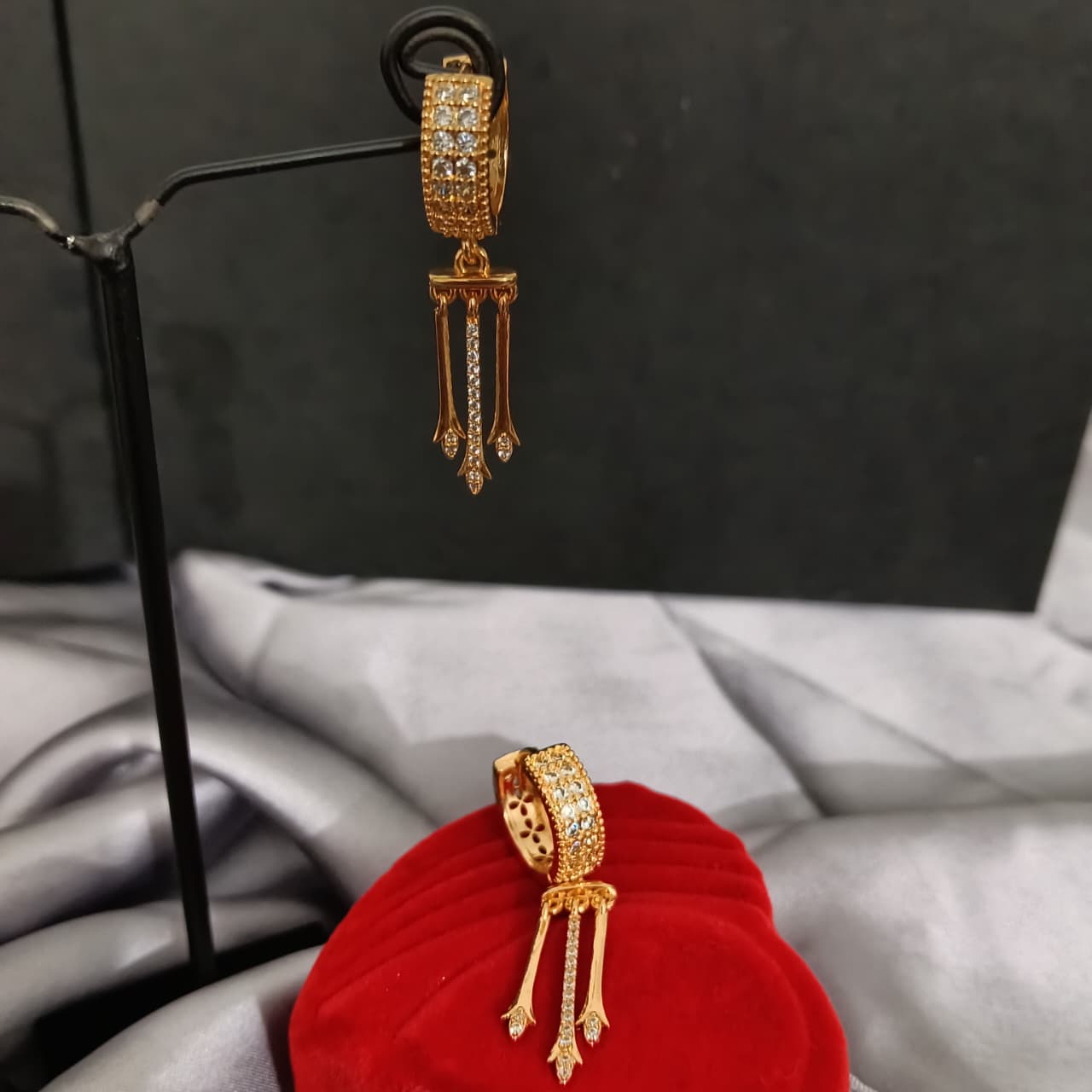 Elegant Gold-Plated Diamond Drop Earrings for Women E00002