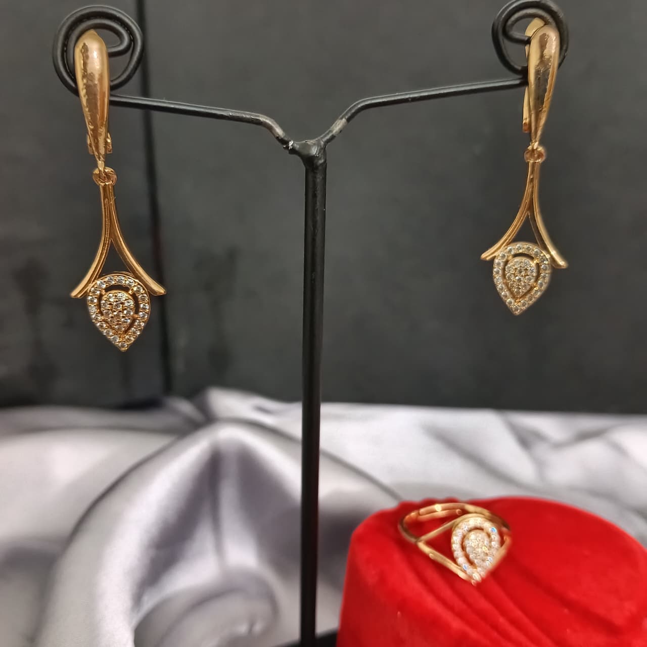 Elegant Gold Crystal Jewelry Set – Designer Earrings & Adjustable Ring for Women E00008