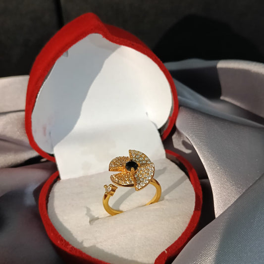 Luxury Crystal Flower Ring – Gold & Silver Variants R00002