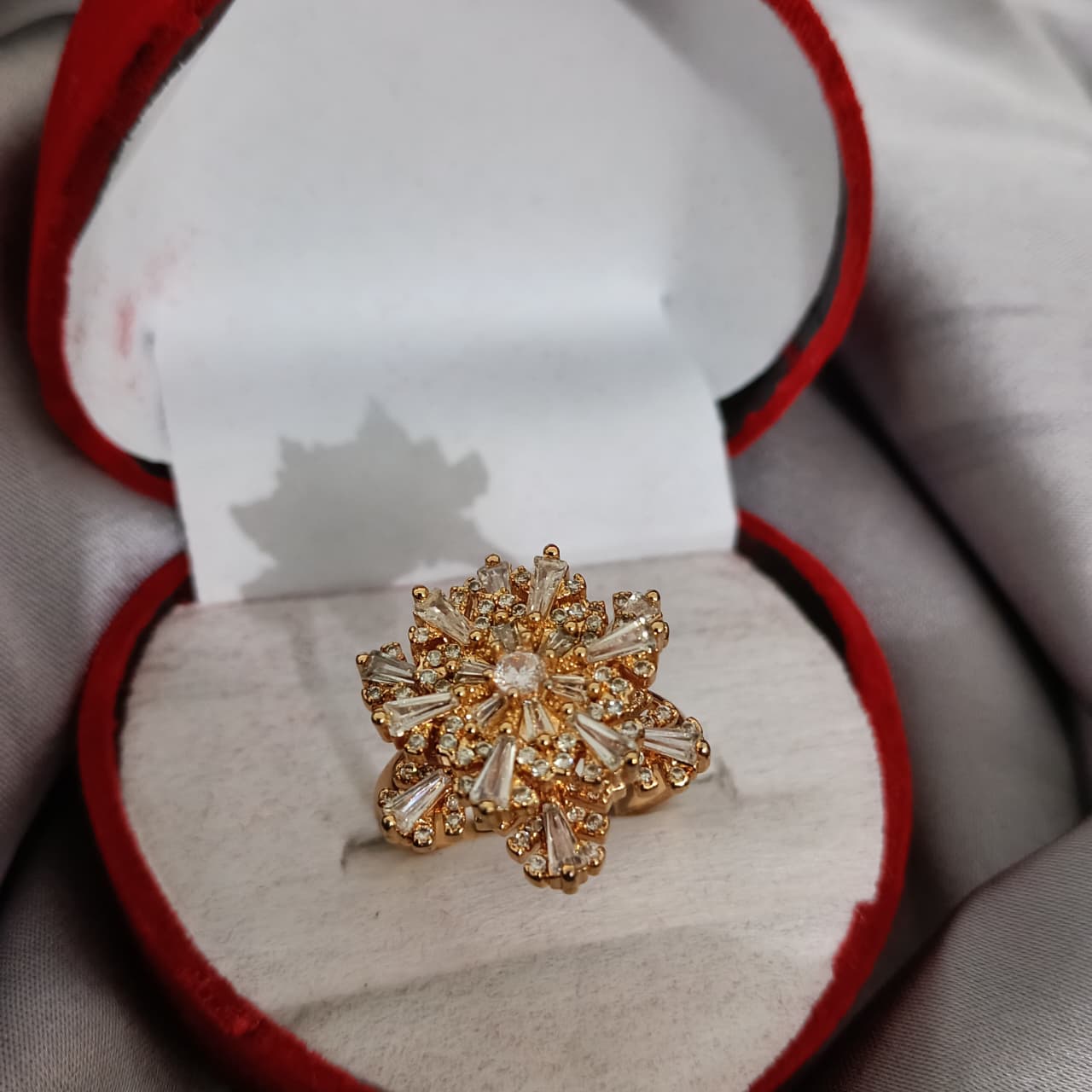 Luxury Rotating Crystal Flower Ring – Gold Adjustable Spinner Ring for Women R00004