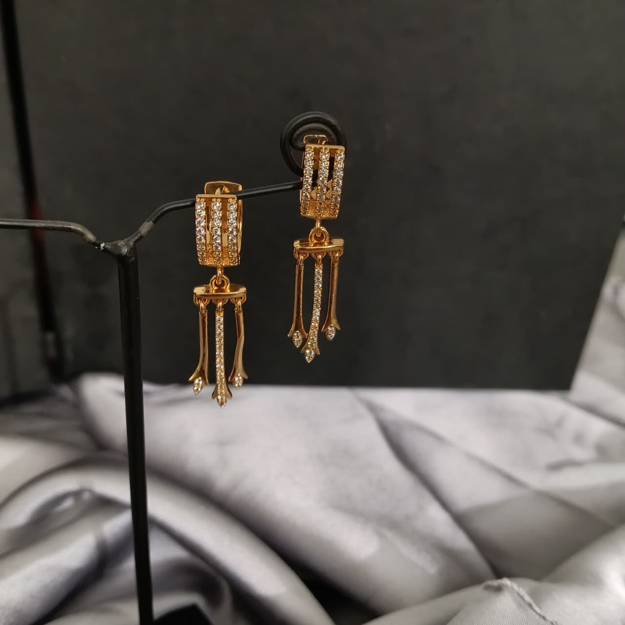 Luxury Gold Crystal Drop Dangle Earrings for Women  E00001