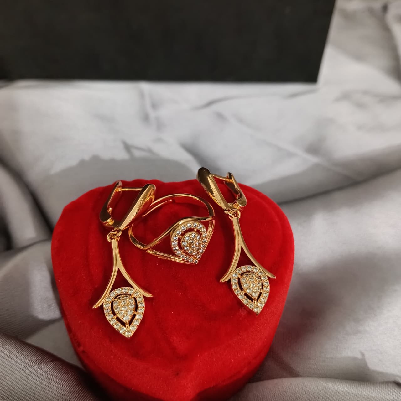 Elegant Gold Crystal Jewelry Set – Designer Earrings & Adjustable Ring for Women   E00008