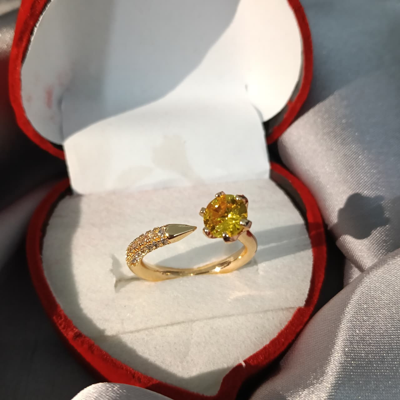 Luxury Gold Open Adjustable Crystal Ring – Multicolor 6-Stone Designer Ring for Women R00001