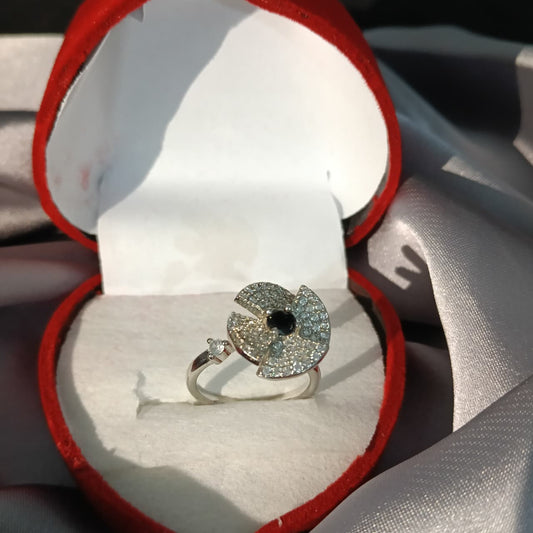 Luxury Crystal Flower Ring – Gold & Silver Variants R00002