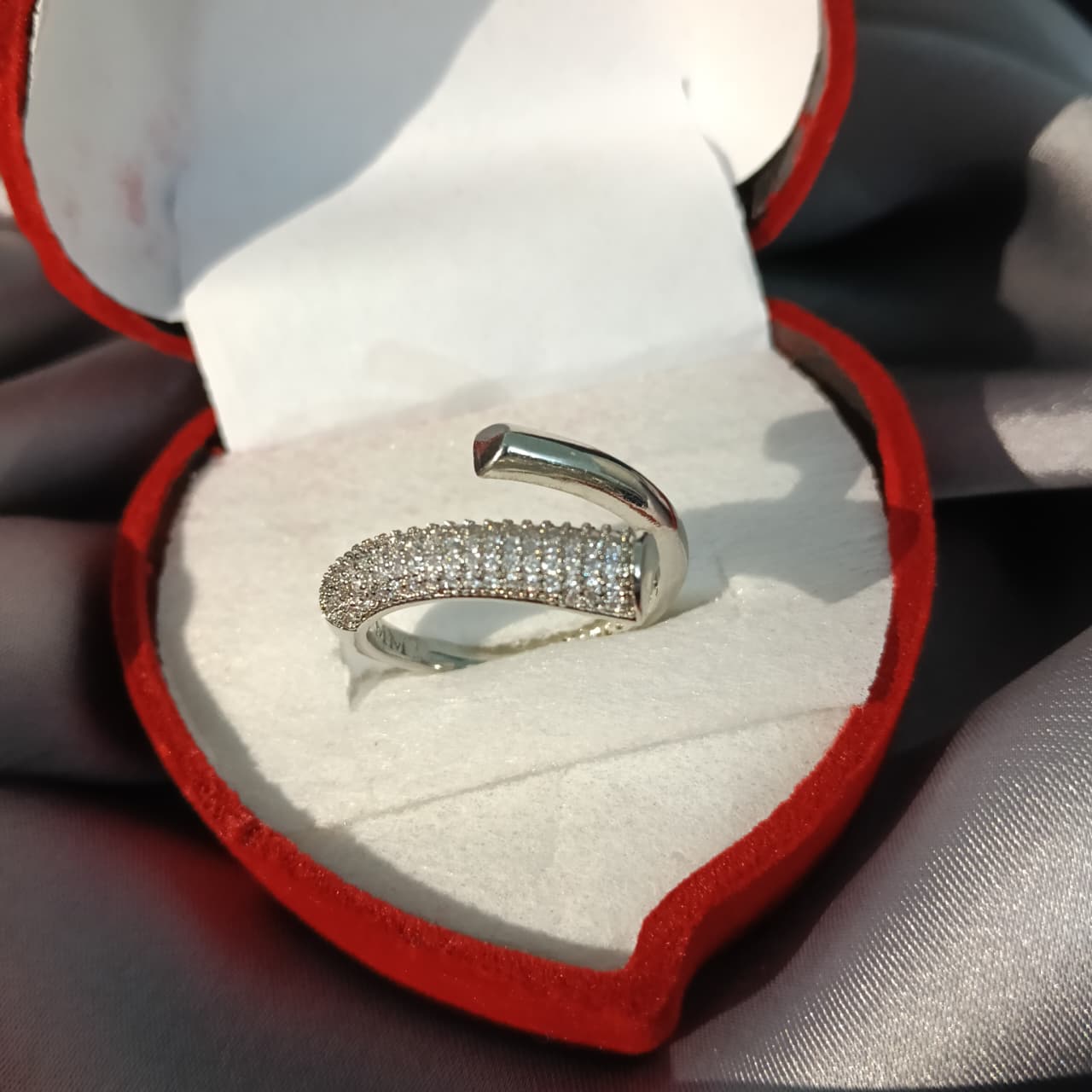 Elegant Curved Diamond Ring (Gold & Silver Variants)  R00003