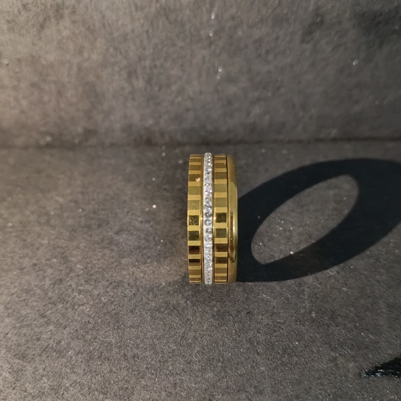 Luxury Gold Band Ring with Crystal Line  R00009